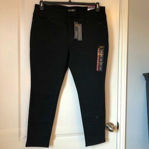 Lee Slim Fit Skinny Black Jeans - Size 18 Short